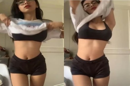 Poster of Đụ genz ngực tròn bị bạn trai chơi sướng điên