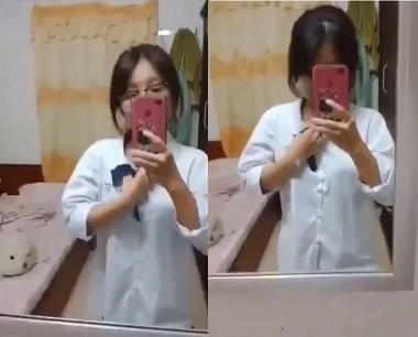 Poster of Móc bướm em nữ sinh sung sướng